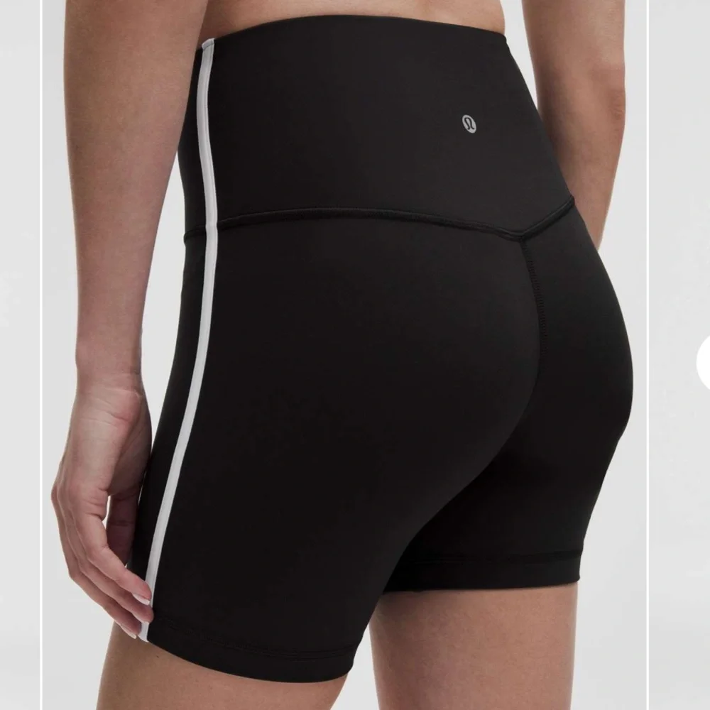 NWT 0 Lululemon Align Hi-Rise Stripe Short 6” inseam Black Activewear Workout - Picture 2 of 10